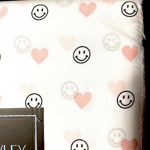 🩷😊Adorable Queen Sheet Set 🩷😊 NWT 🩷 Hearts & Smiles! Super cute & soft! - Picture 7 of 13